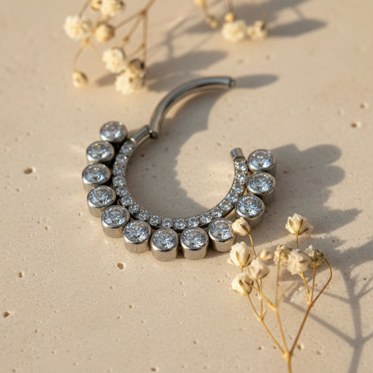 Argola Aurora com Zircônias Duplas em Titânio